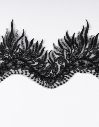 IVORY BORDER LACE BEADED IN BLACK