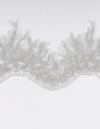 IVORY BORDER LACE BEADED IN GREY
