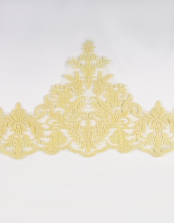 TWILLA BORDER LACE BEADED IN YELLOW