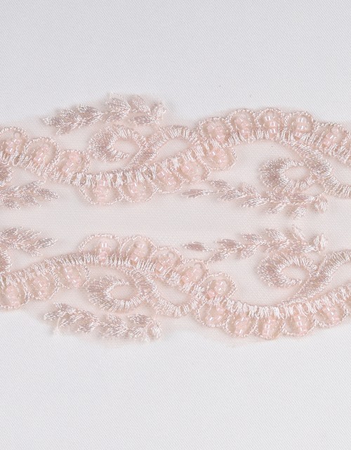 LAURA BORDER LACE BEADED IN PEACH