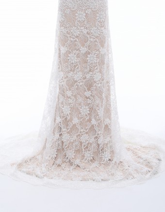 FLORAISON IN WHITE