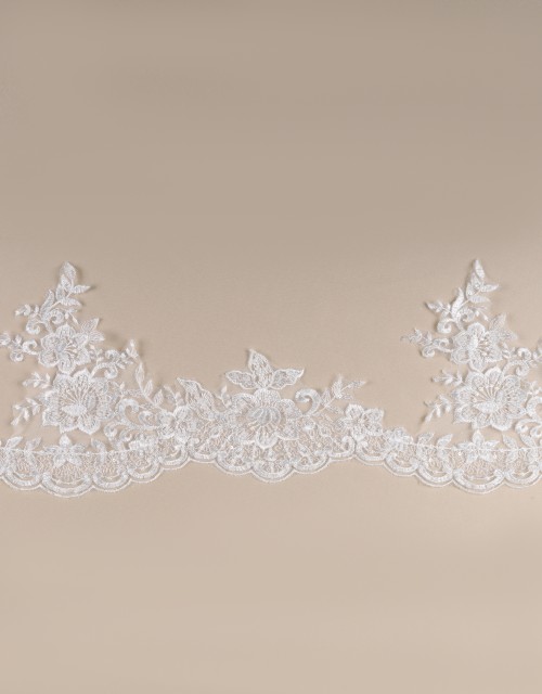 ROSA BORDER LACE BEADED IN WHITE