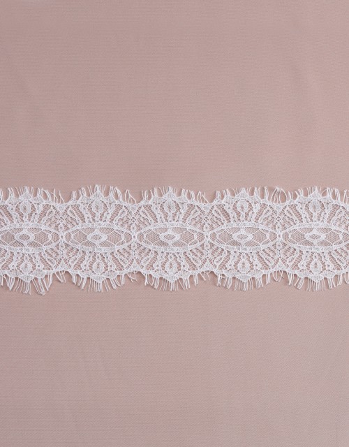 LUCY BORDER LACE PANEL (DES 1) IN WHITE