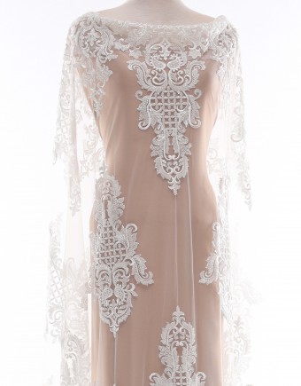 PUTRI BEADED LACE IN OFF WHITE