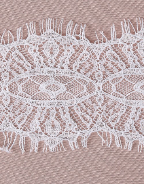LUCY BORDER LACE PANEL (DES 1) IN WHITE