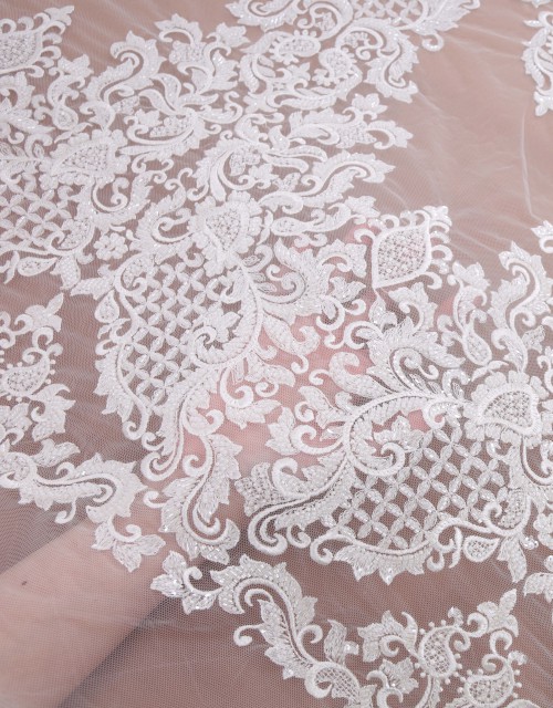 PUTRI BEADED LACE IN OFF WHITE