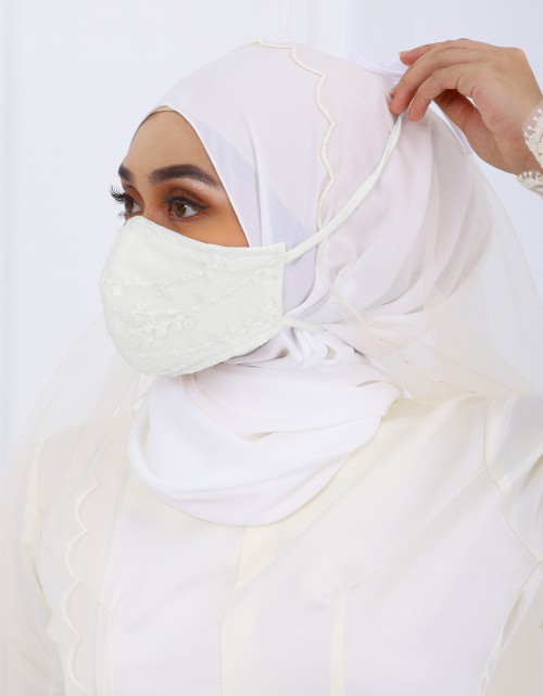 EXCLUSIVE BRIDAL MASK IN OFF WHITE